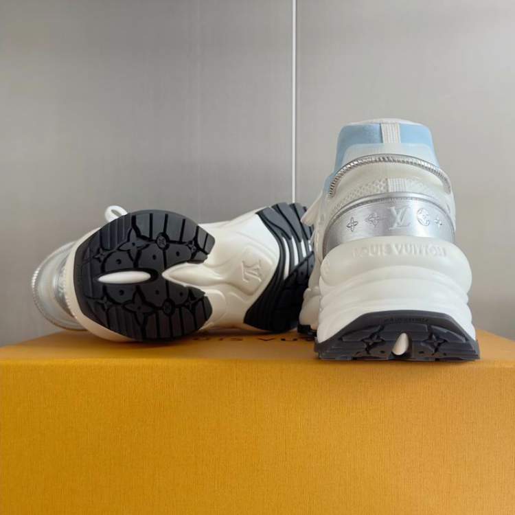 Picture of Louis Vuitton Shoes _SKULVsz35-41517812.5cmmnf1003